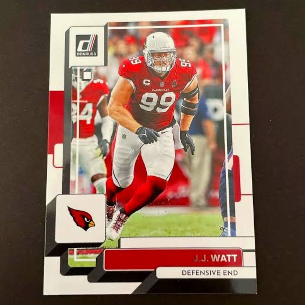 J.J. Watt: Arizona Cardinals, Defensive End 2022 Panini Donruss Football #8
